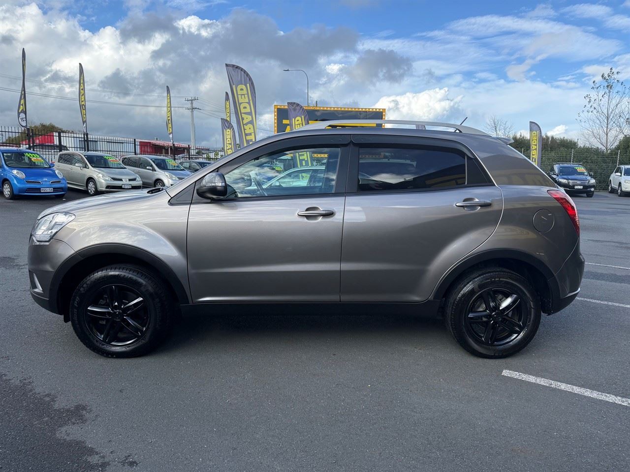 Vehicle image 4