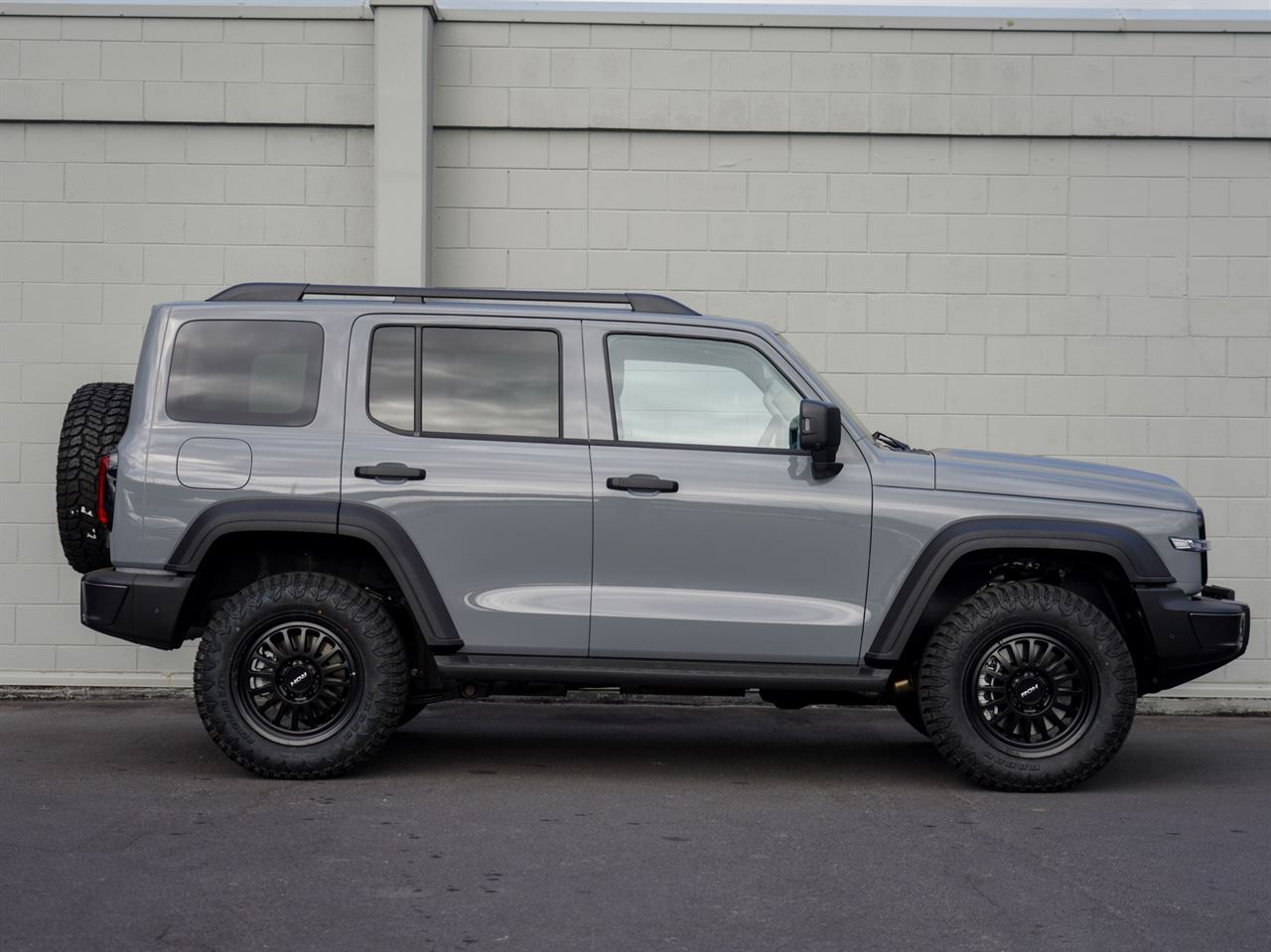 Vehicle image 3