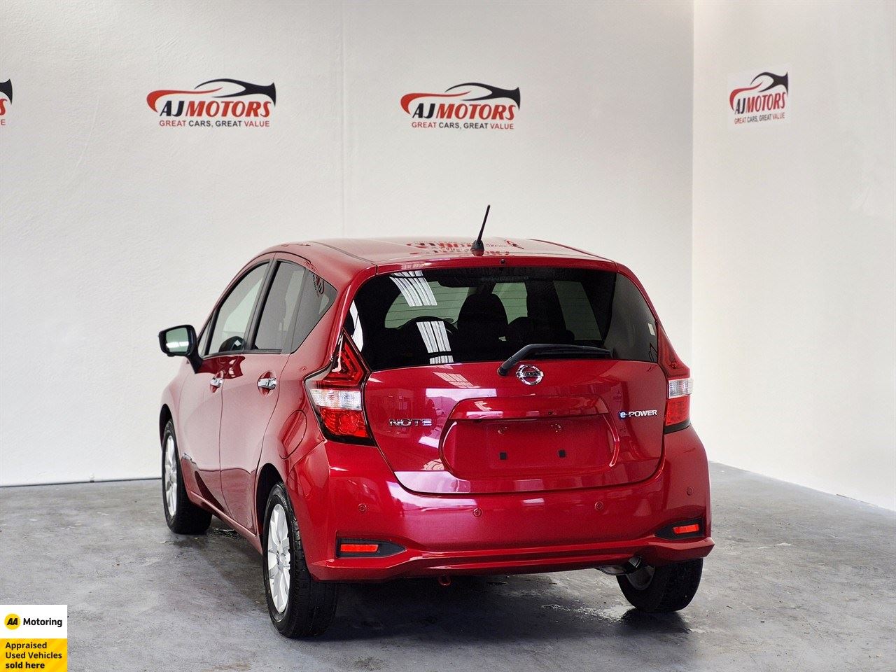Vehicle image 5