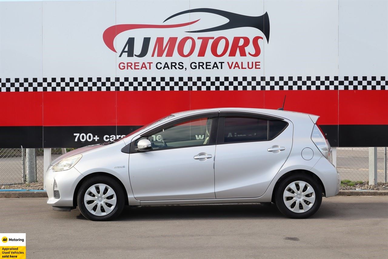 Vehicle image 5