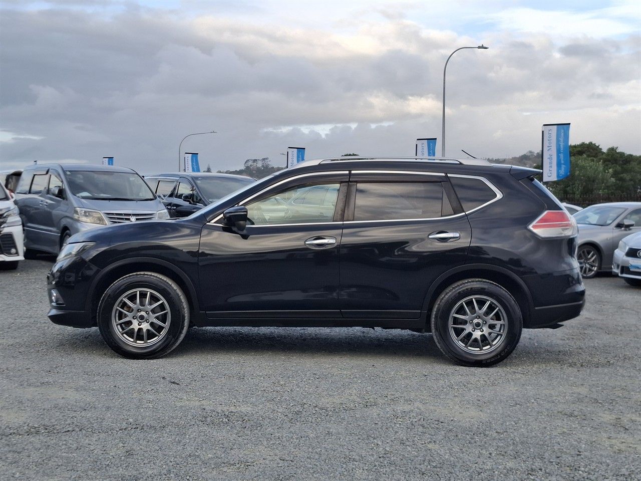 Vehicle image 4