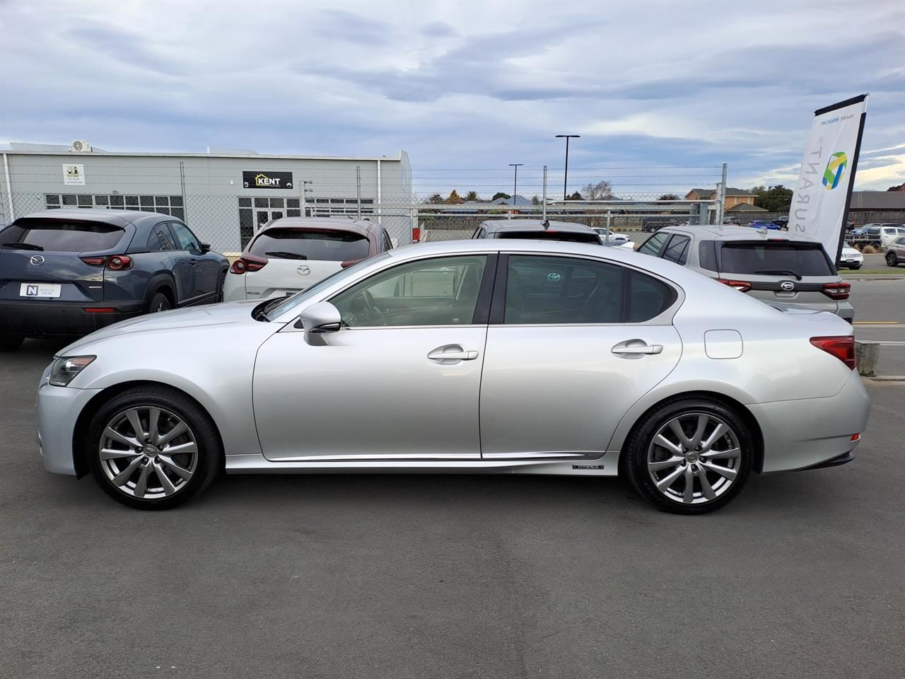 Vehicle image 4
