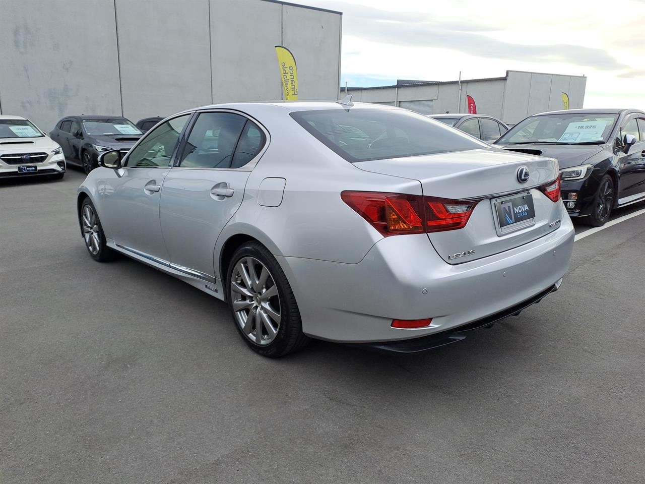 Vehicle image 5