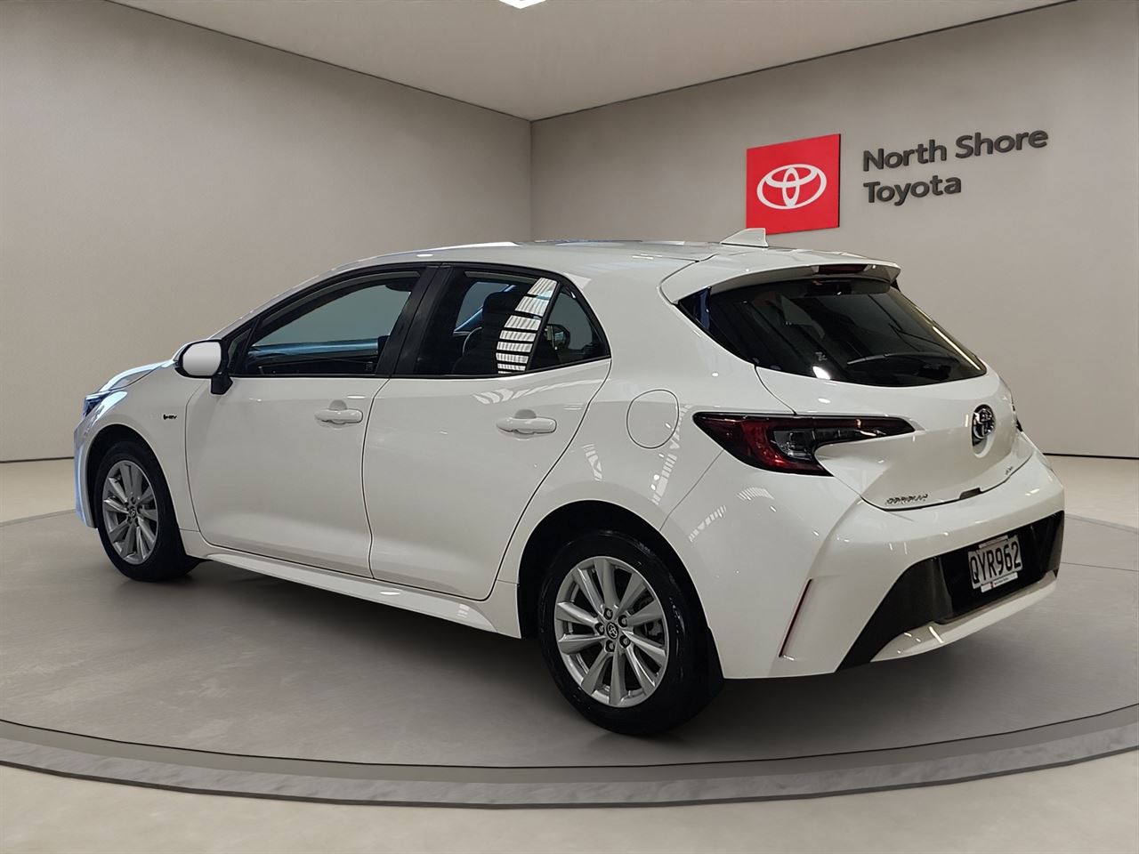 Vehicle image 5