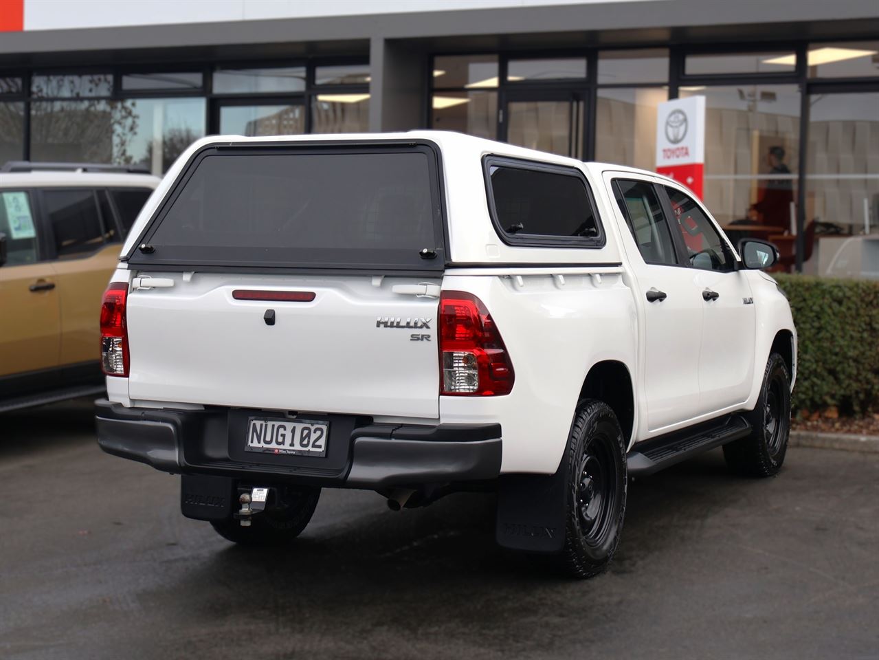 Vehicle image 5