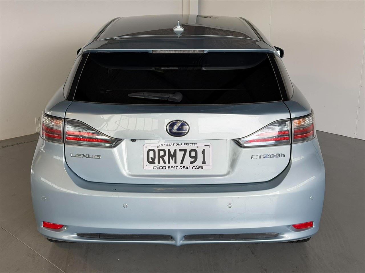 Vehicle image 5