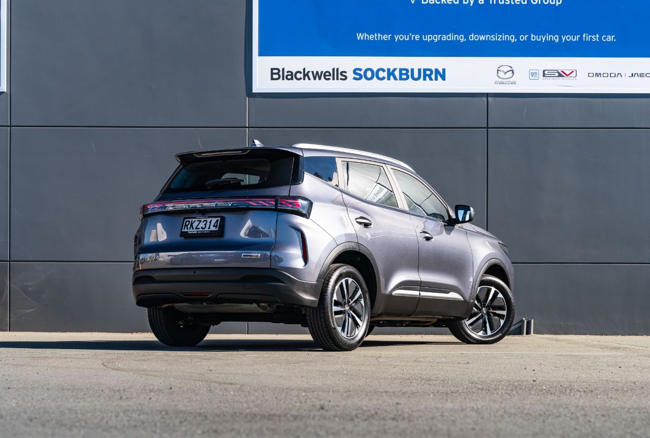Vehicle image 3