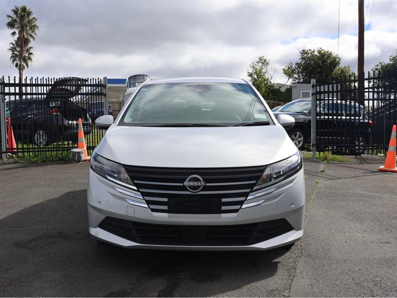 Vehicle image 4