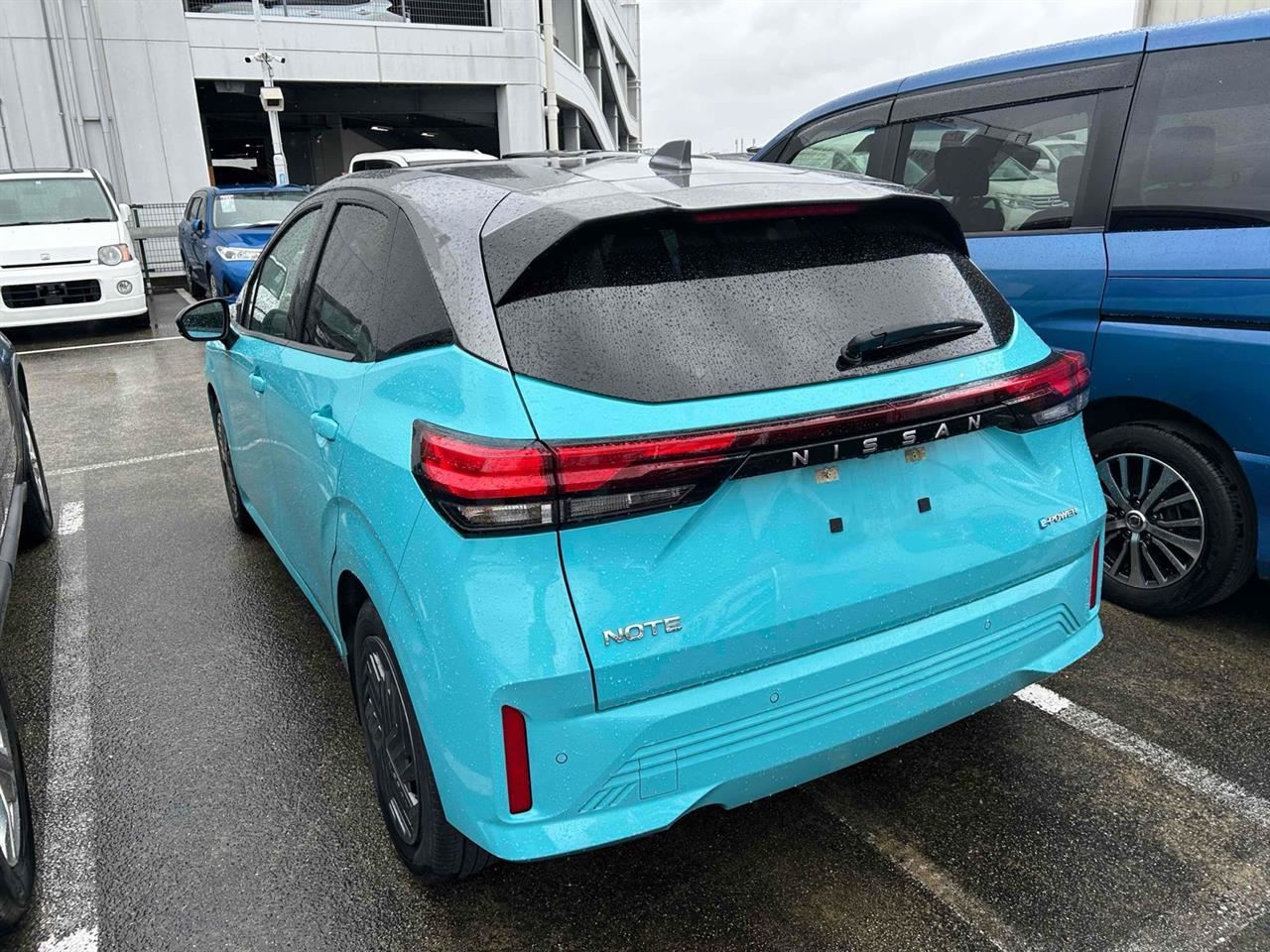 Vehicle image 3