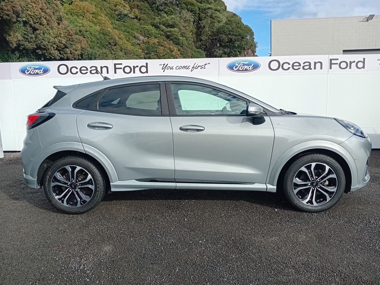 Vehicle image 2