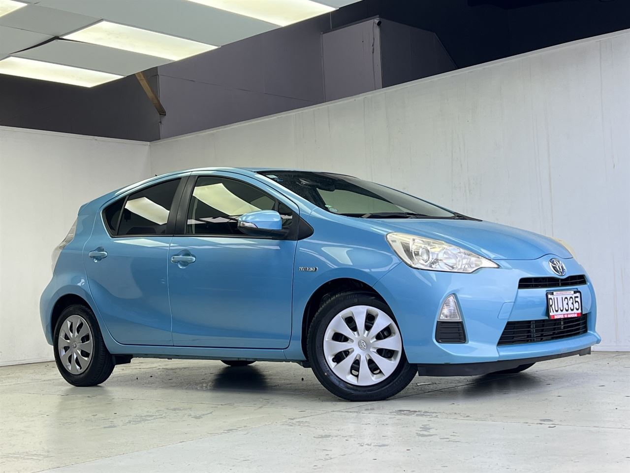 Vehicle image 4