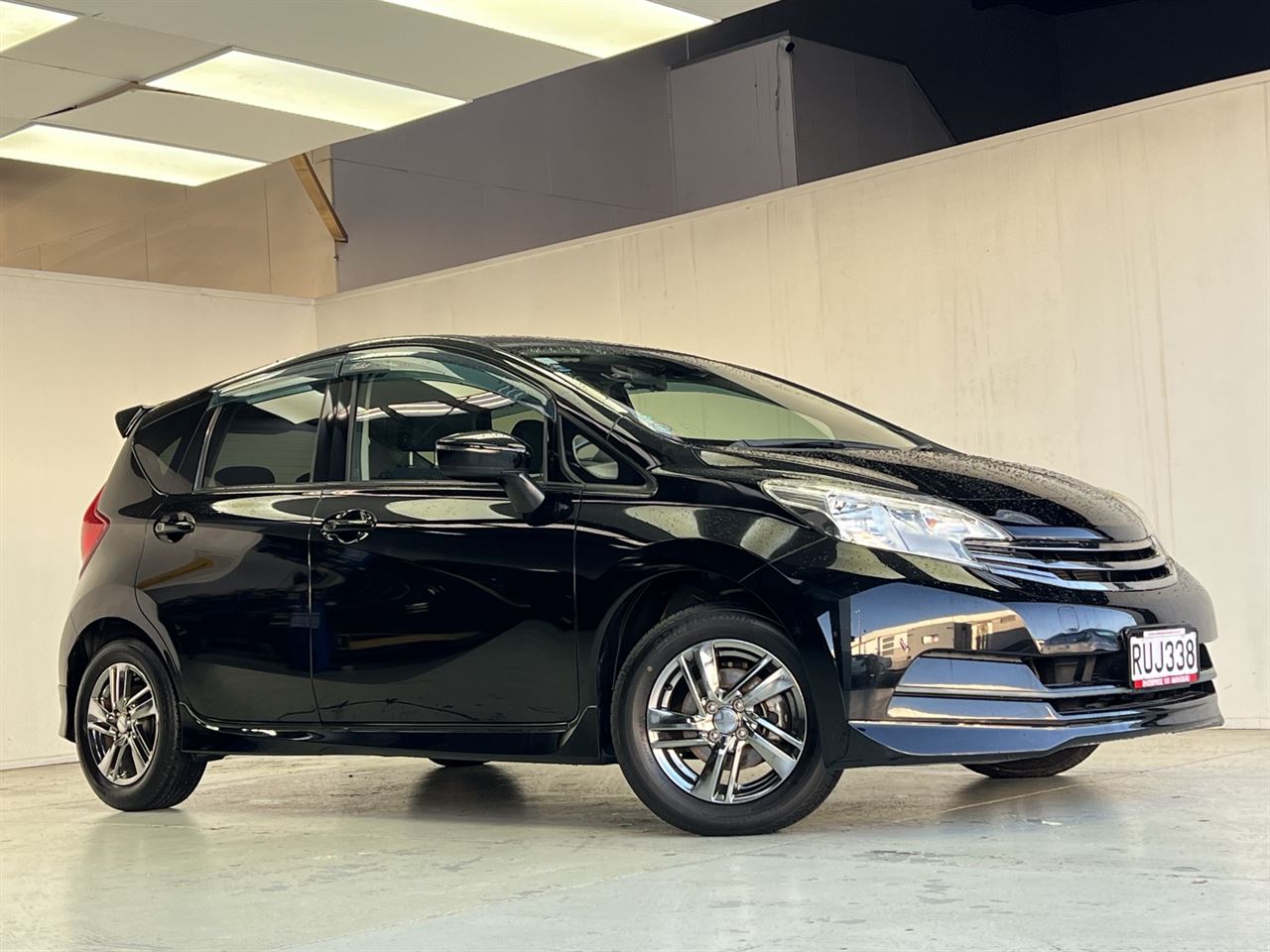 Vehicle image 4