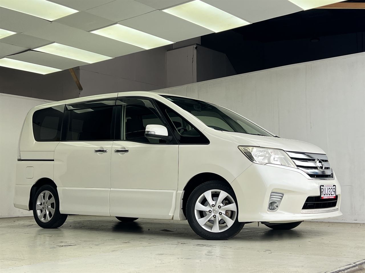 Vehicle image 4