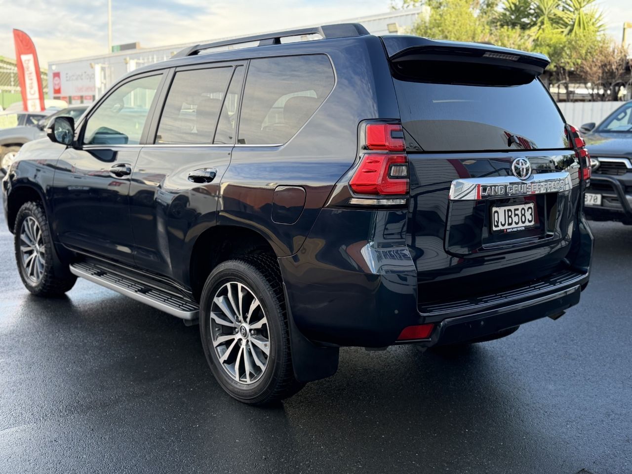 Vehicle image 5