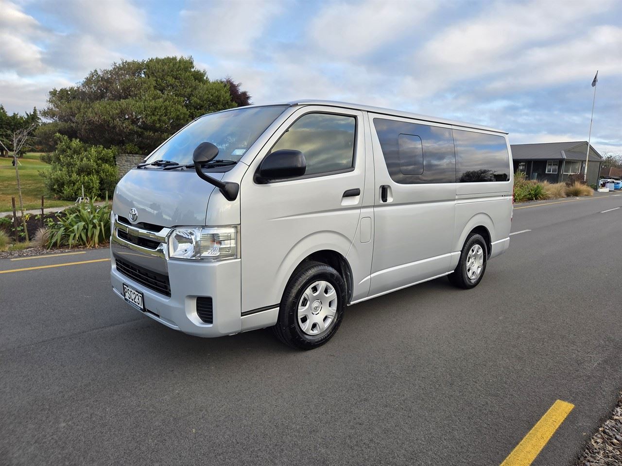 Vehicle image 3