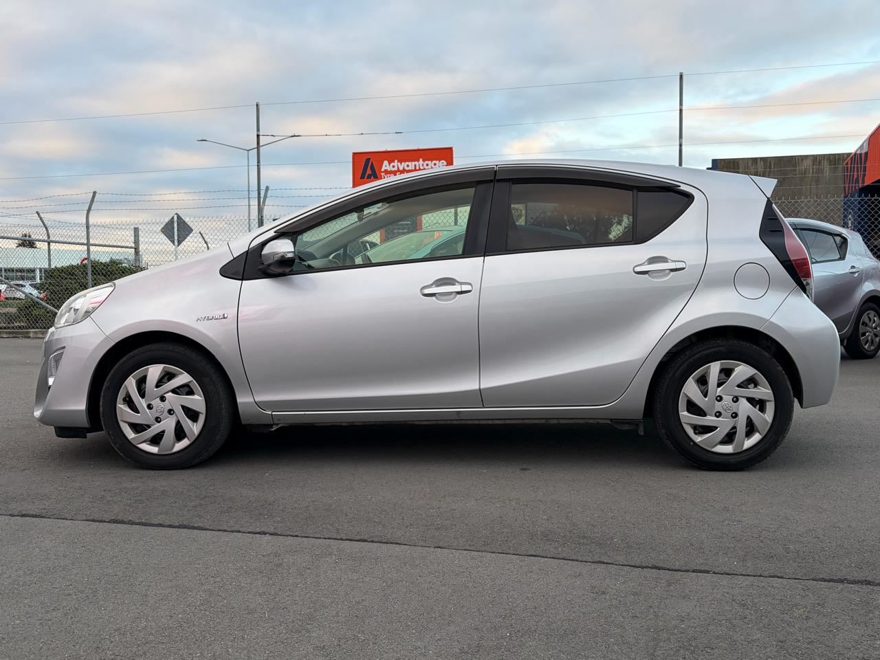 Vehicle image 5