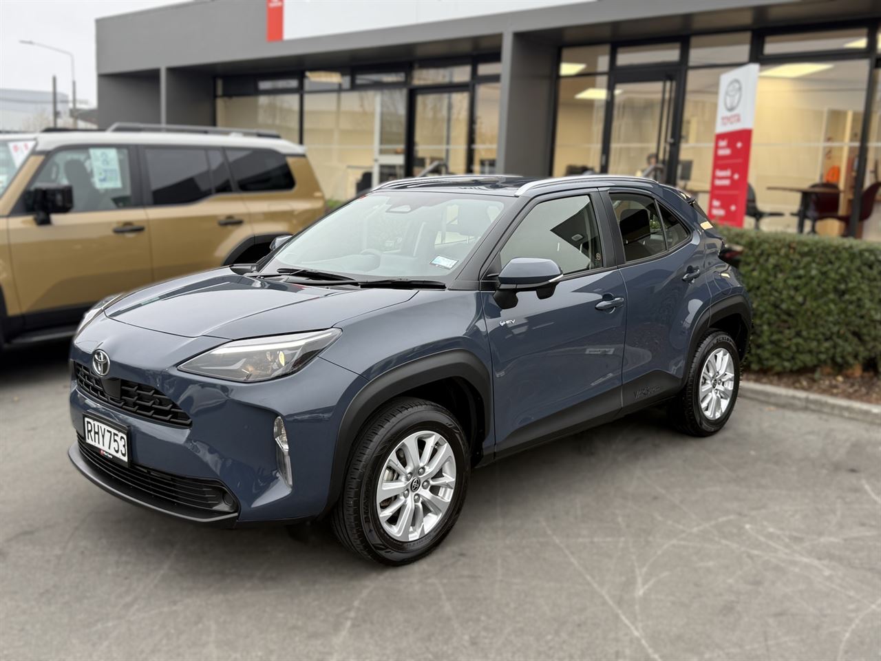 Vehicle image 3
