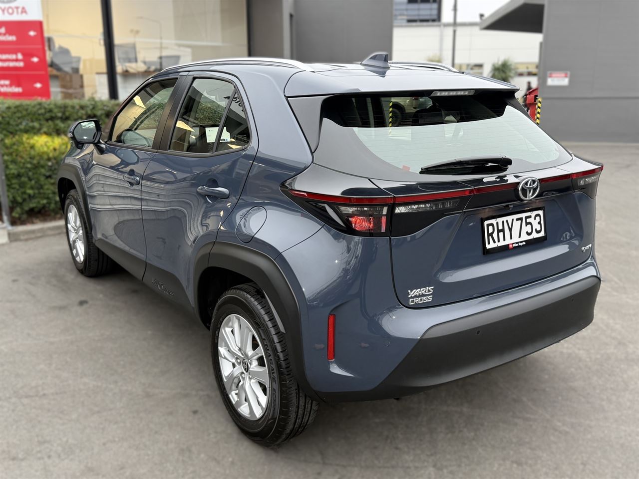 Vehicle image 5