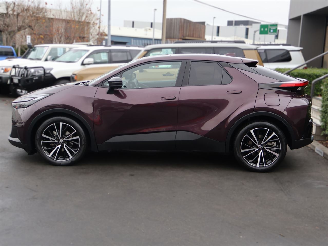 Vehicle image 4