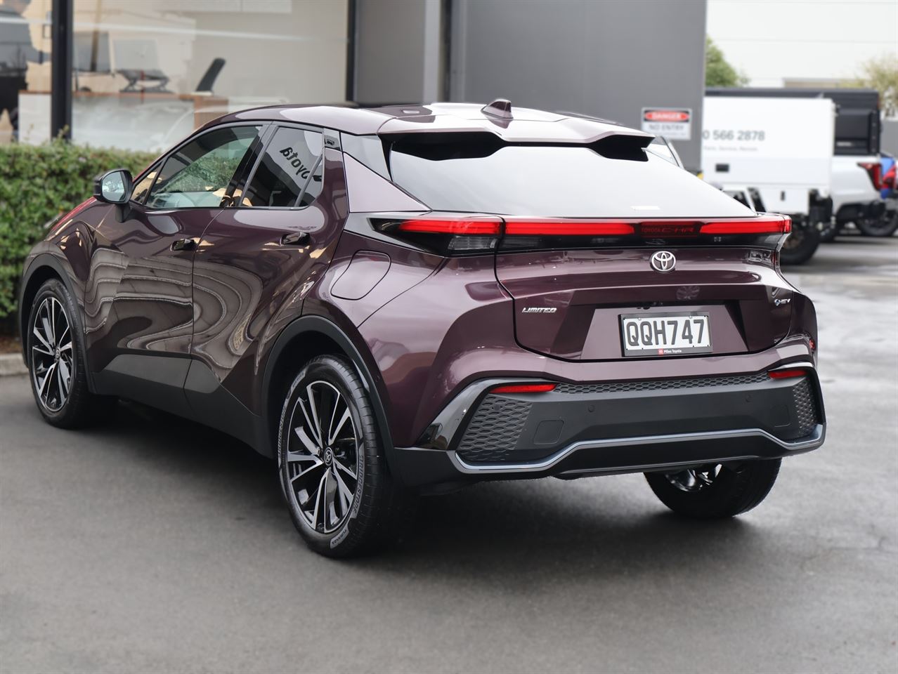 Vehicle image 5
