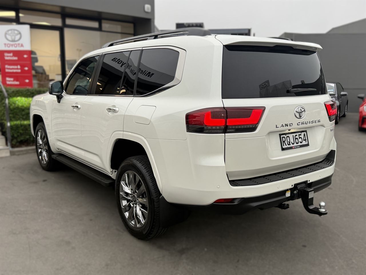 Vehicle image 5