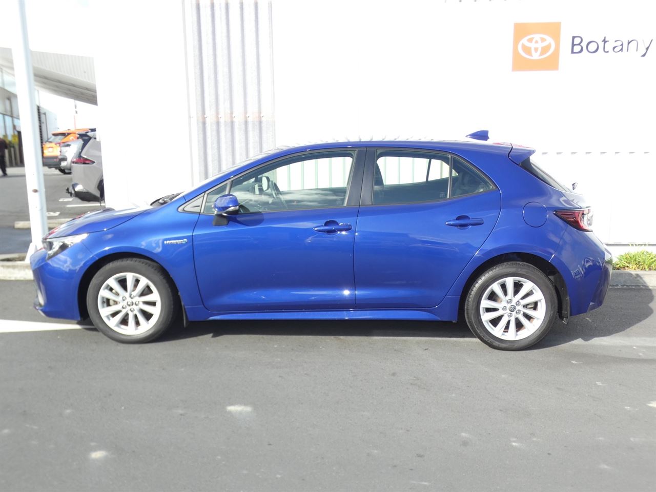 Vehicle image 5