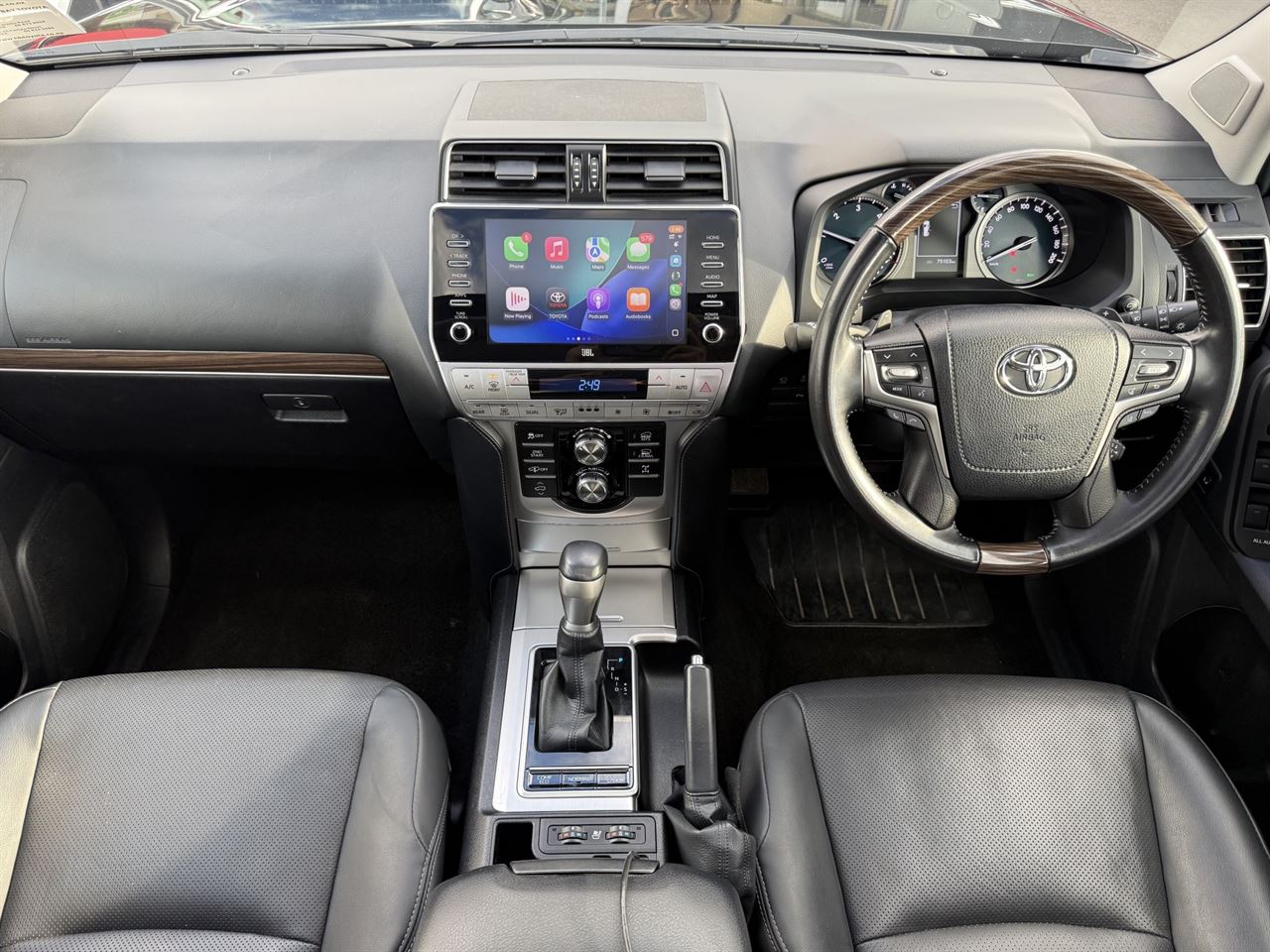 Vehicle image 3