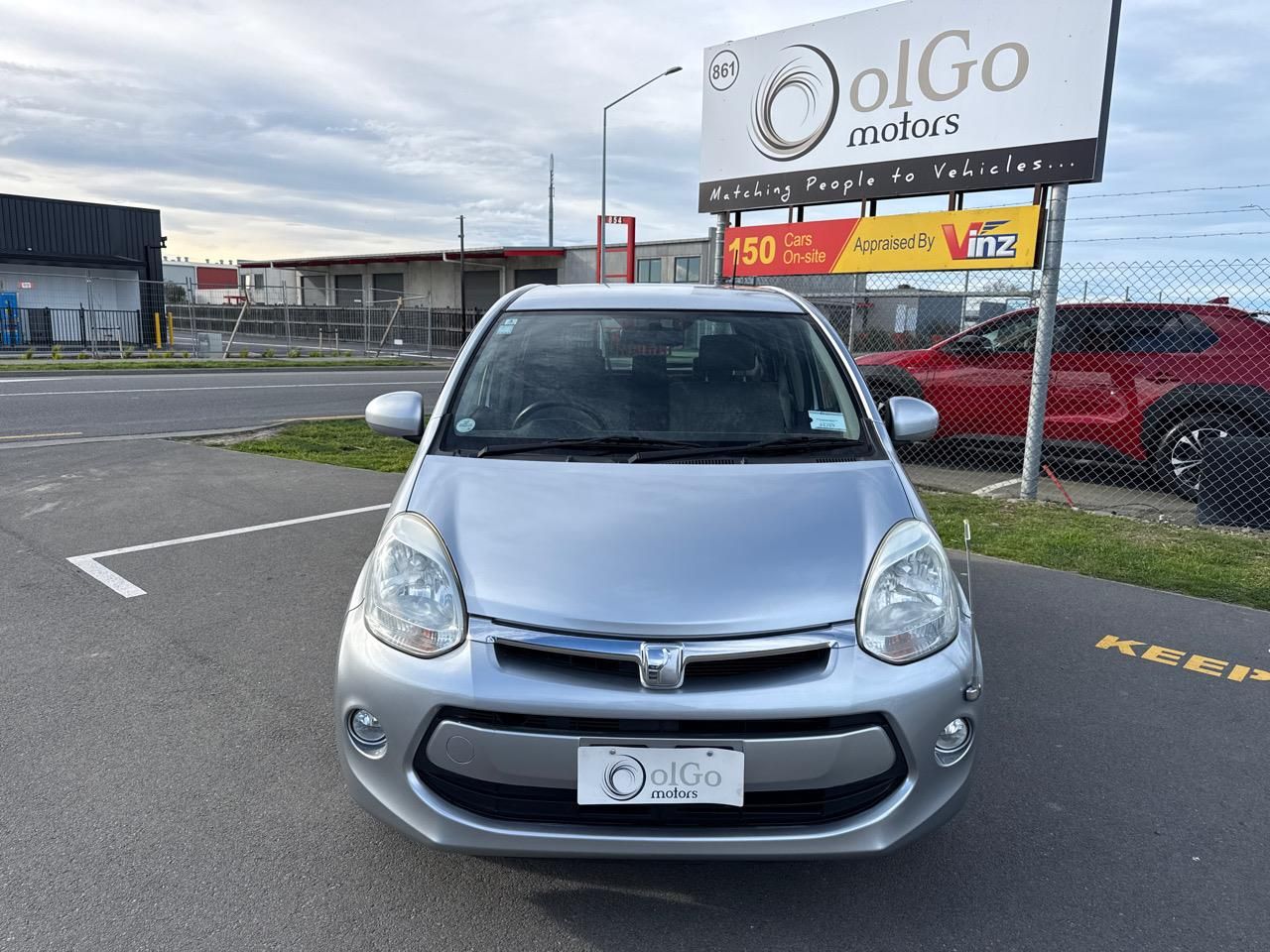 Vehicle image 3