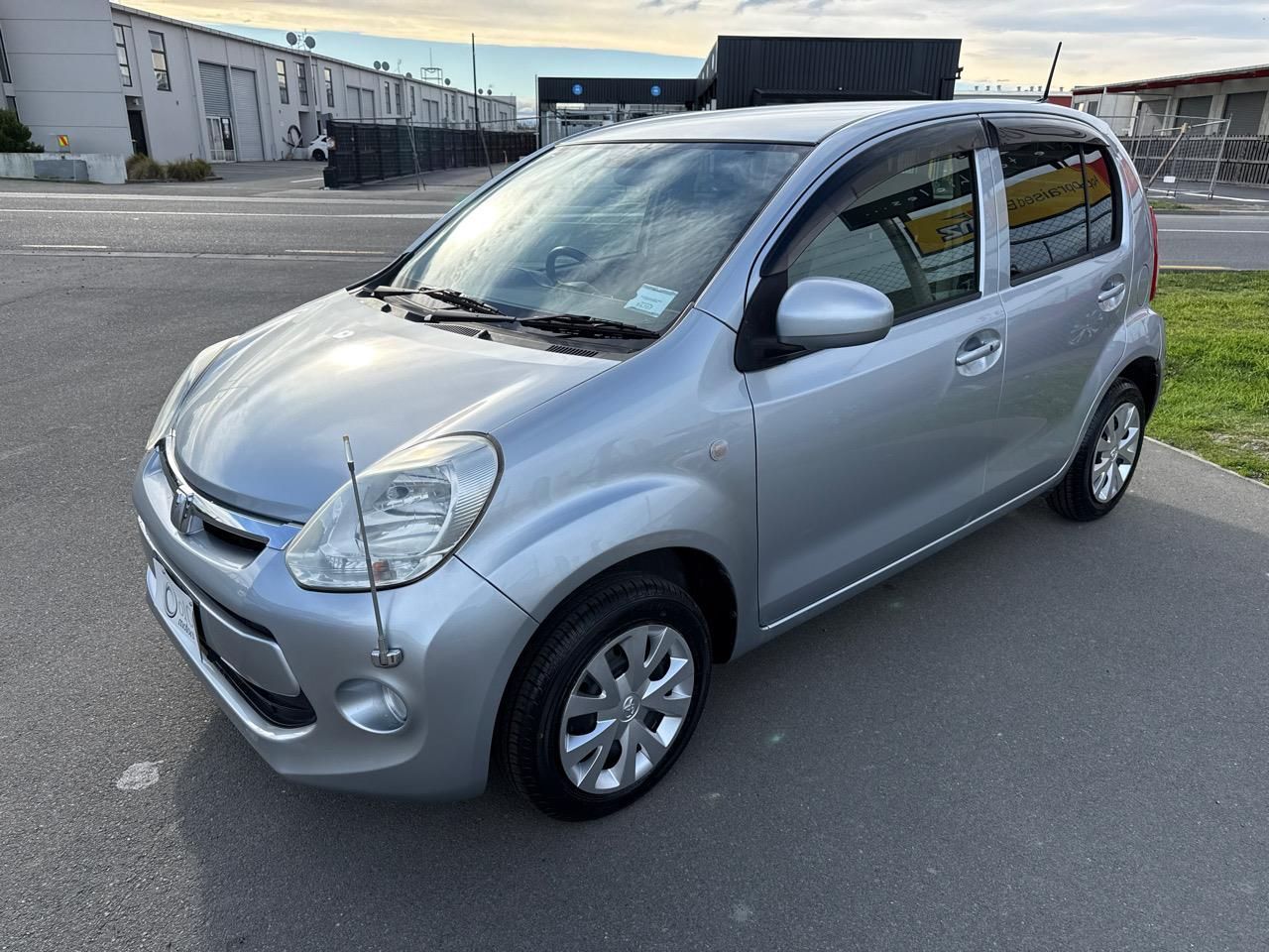 Vehicle image 4