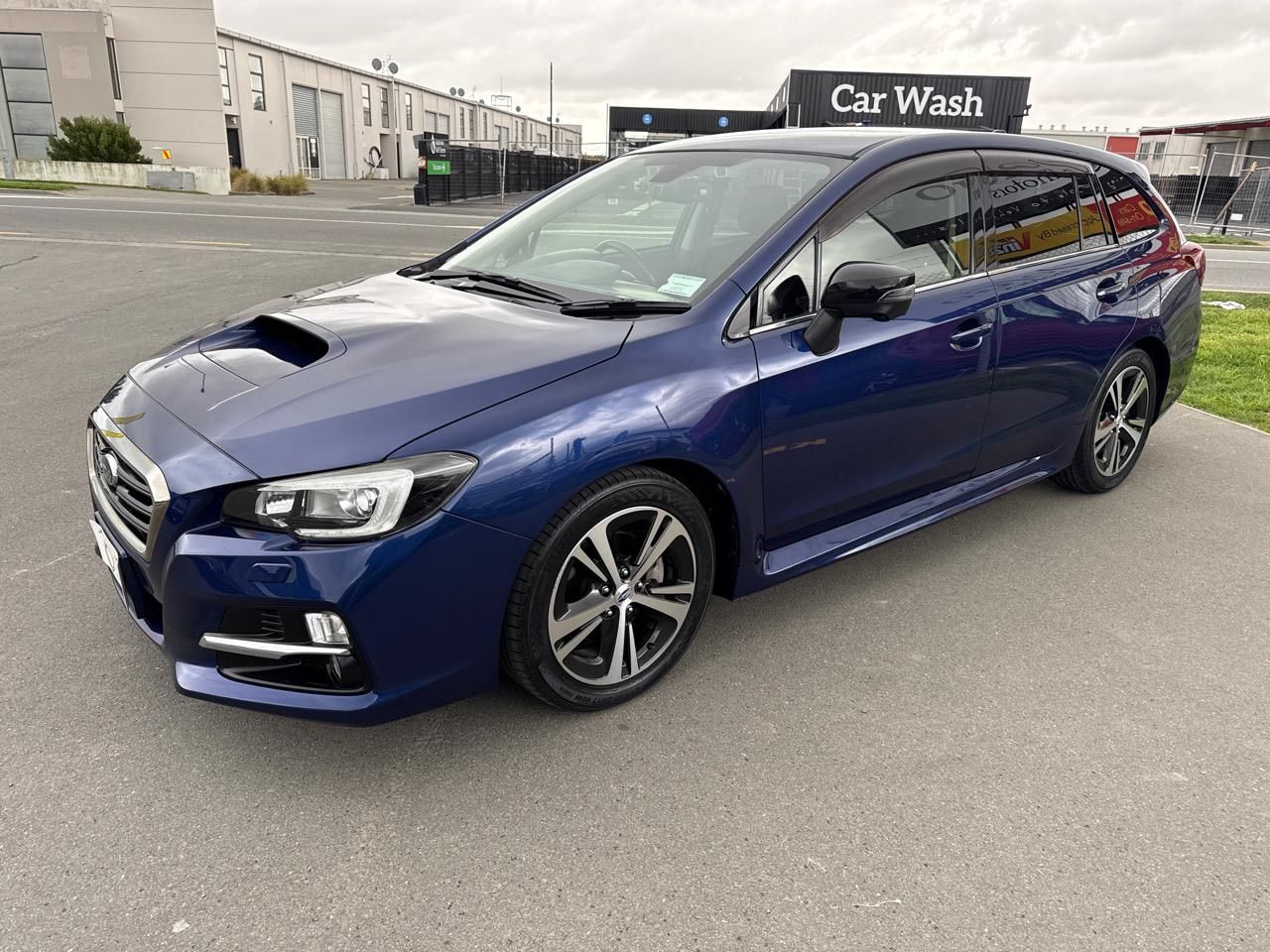 Vehicle image 4