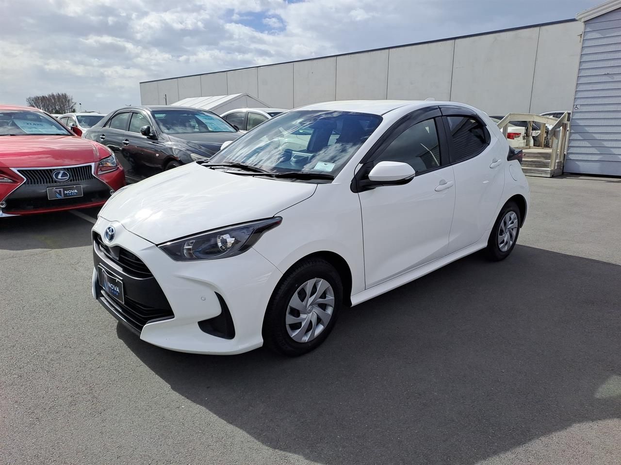 Vehicle image 3