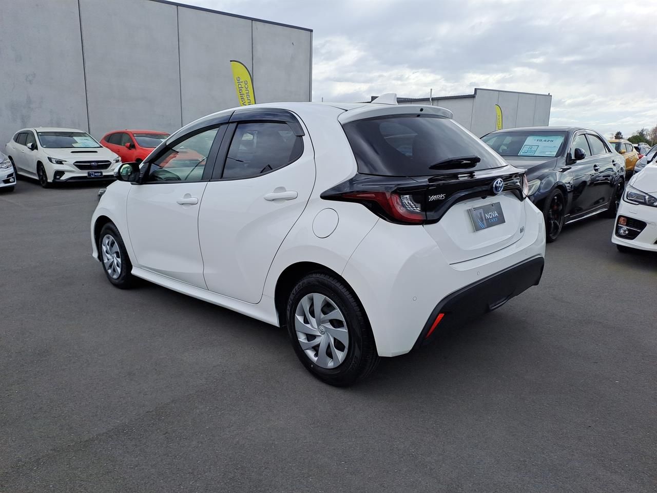 Vehicle image 5