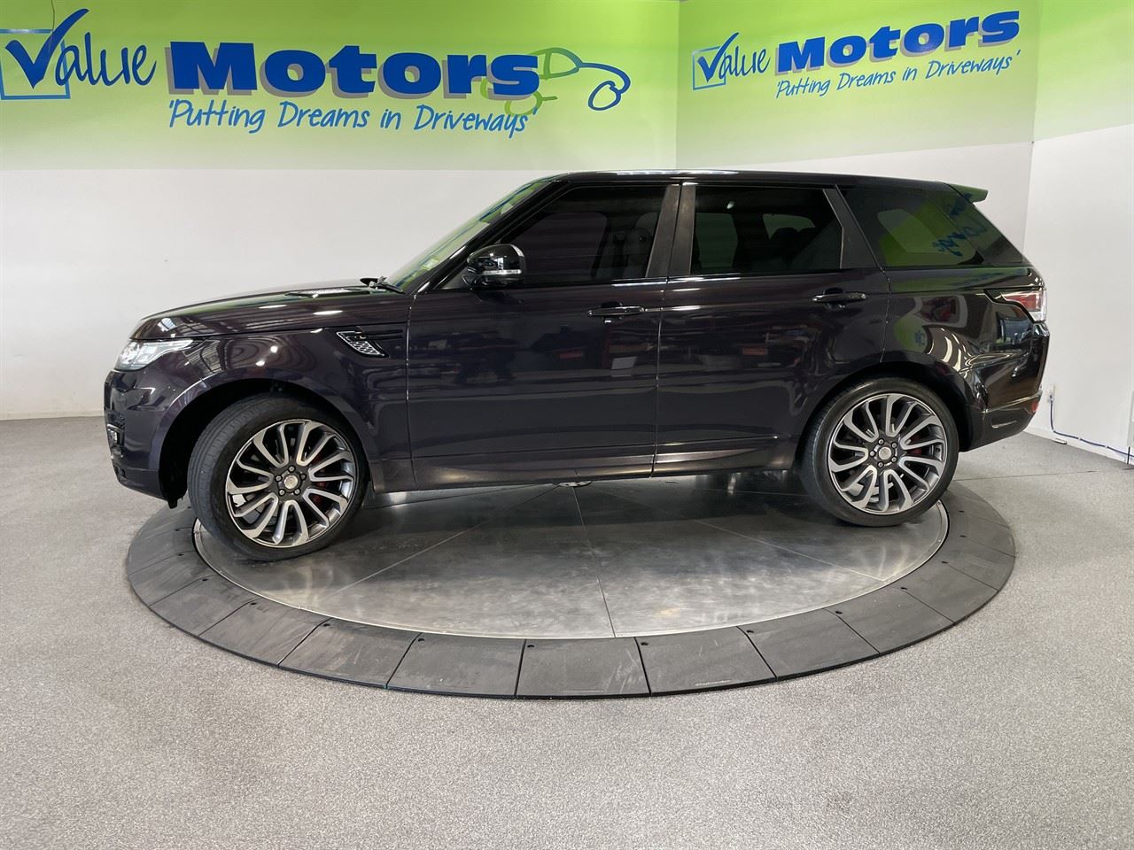Vehicle image 4
