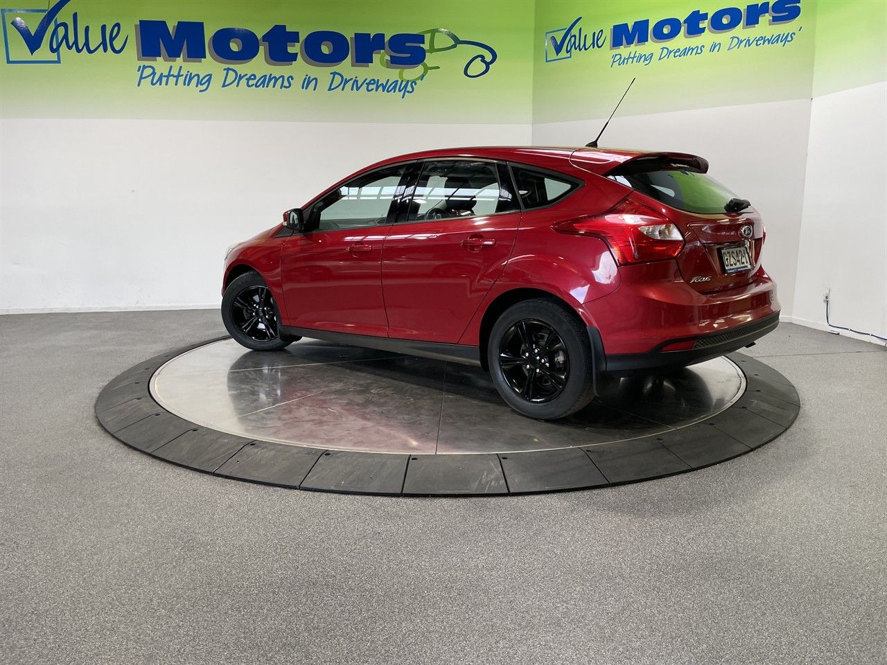 Vehicle image 5