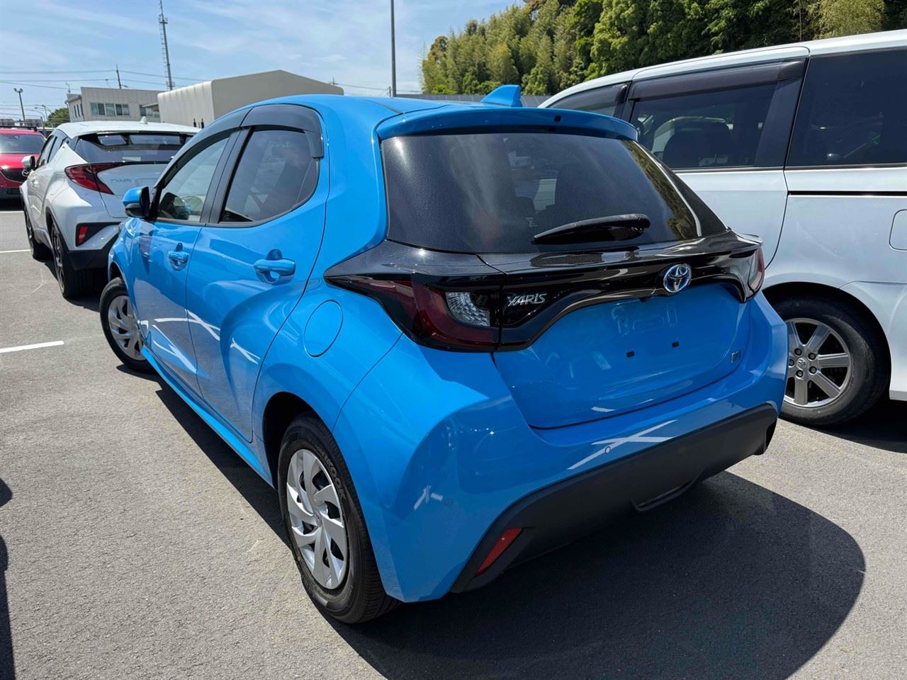 Vehicle image 4