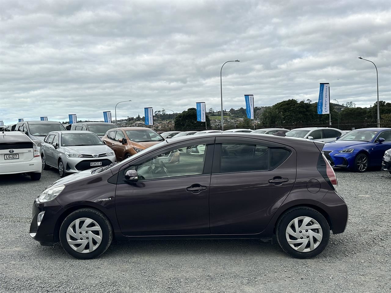 Vehicle image 4