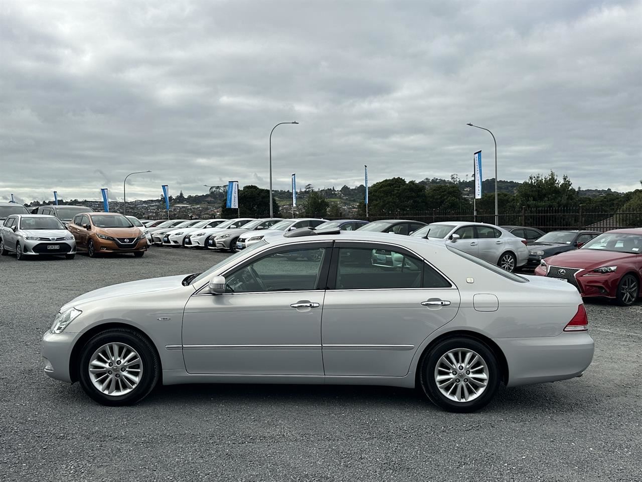 Vehicle image 4