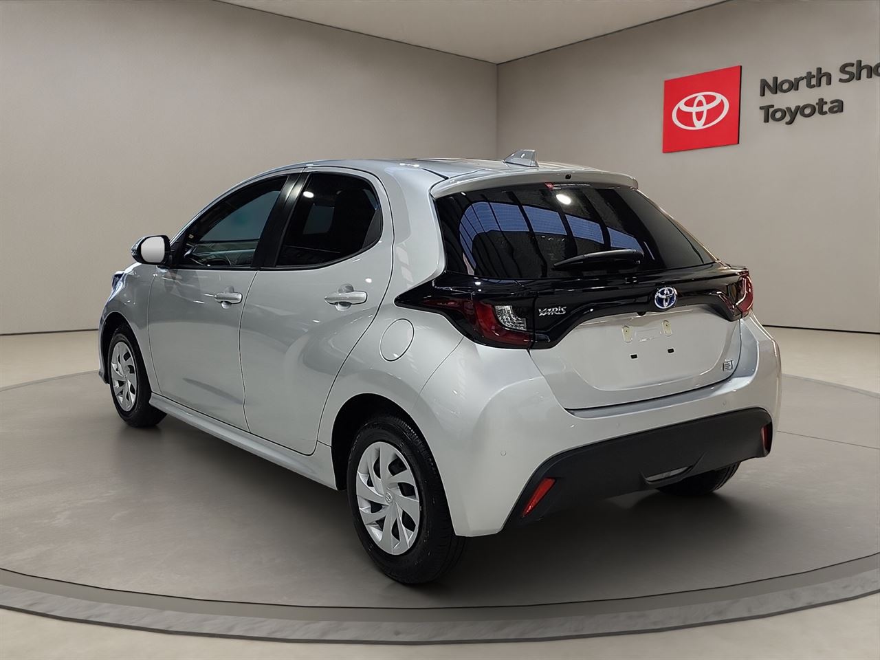 Vehicle image 5