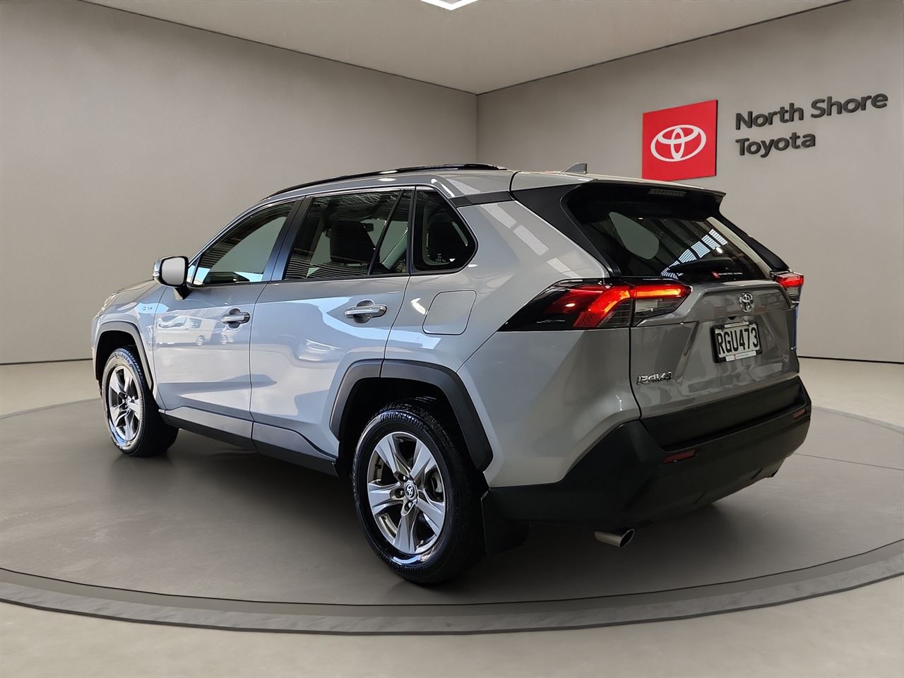 Vehicle image 5