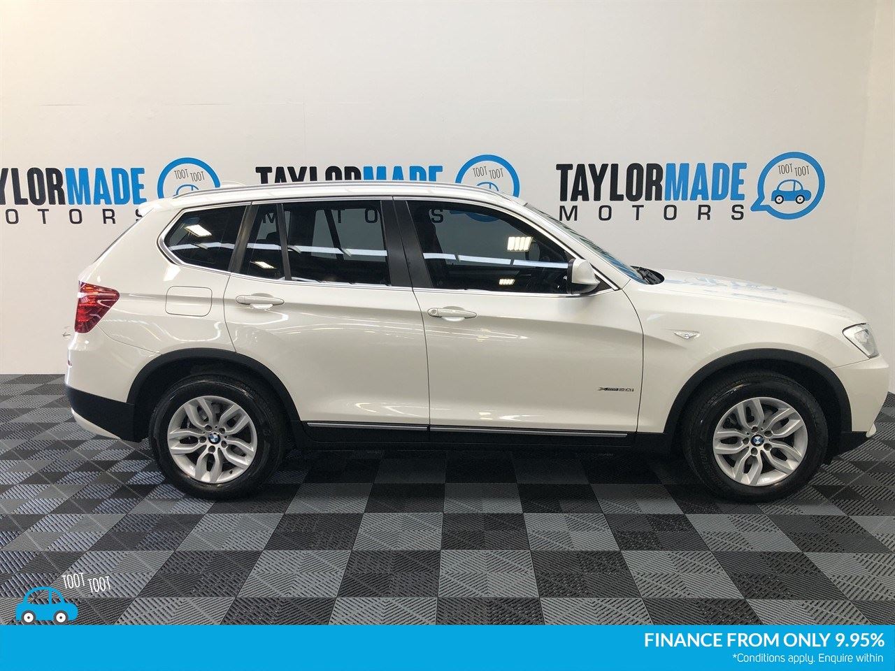 Vehicle image 5