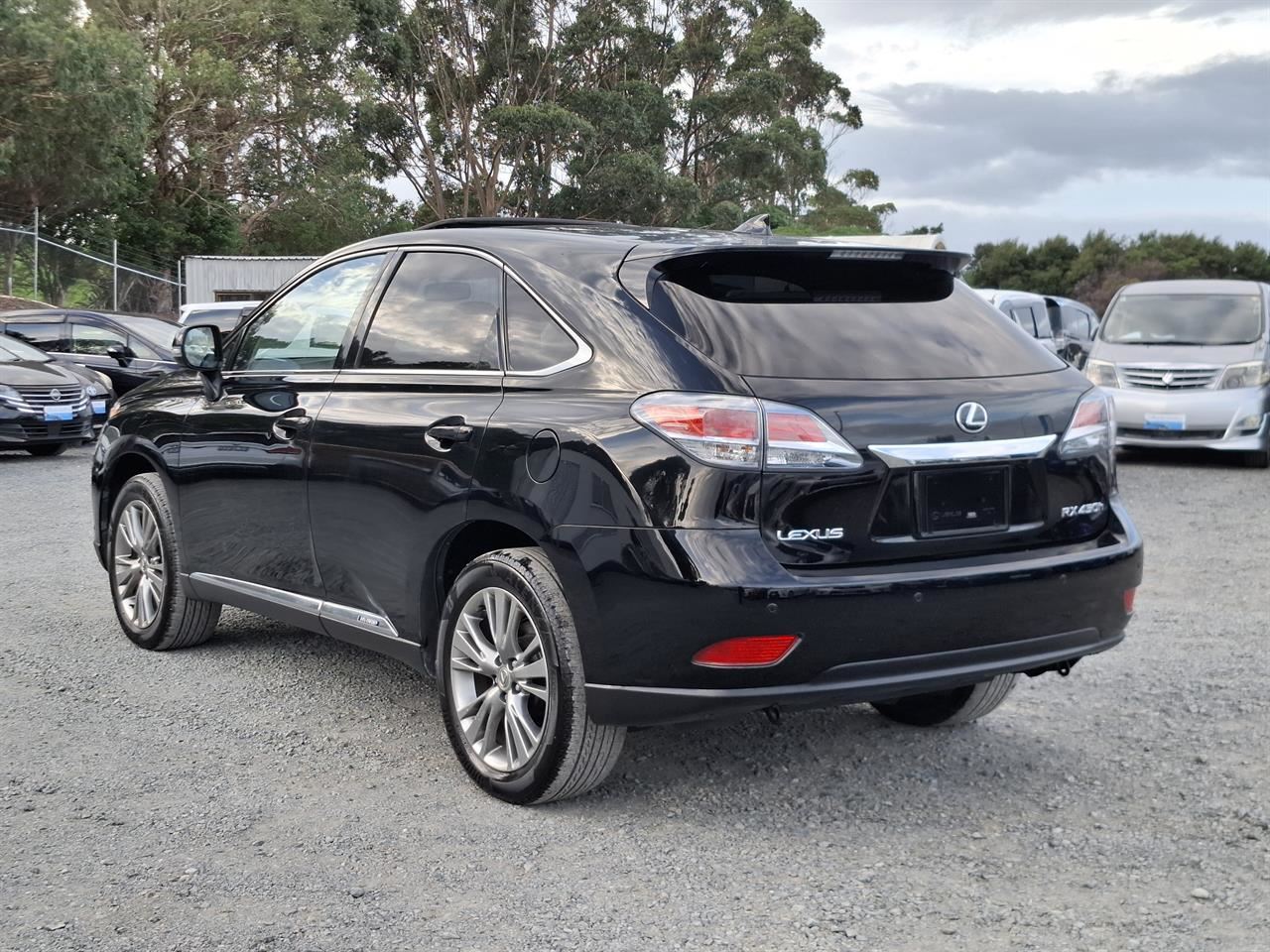Vehicle image 4