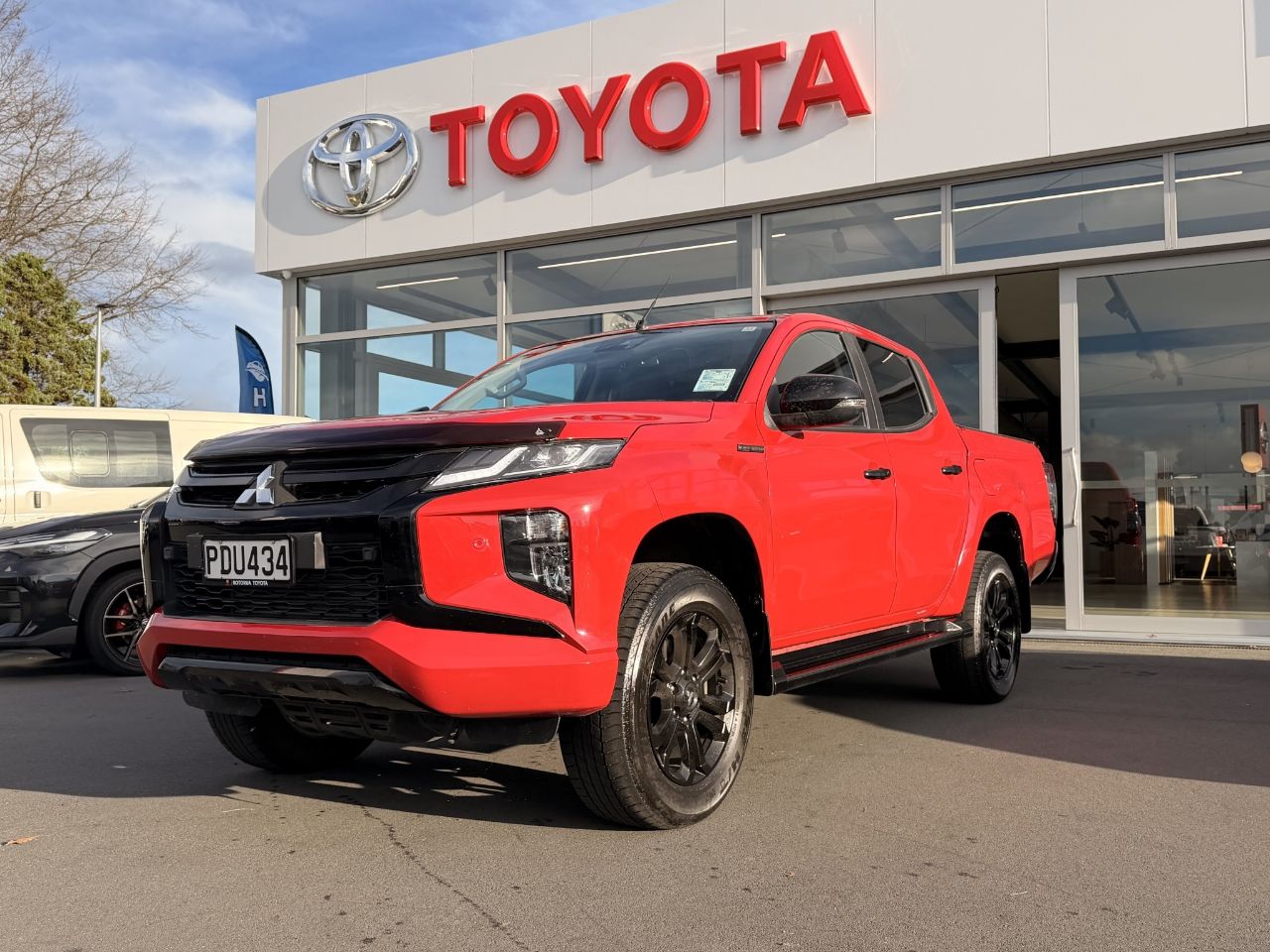Vehicle image 4