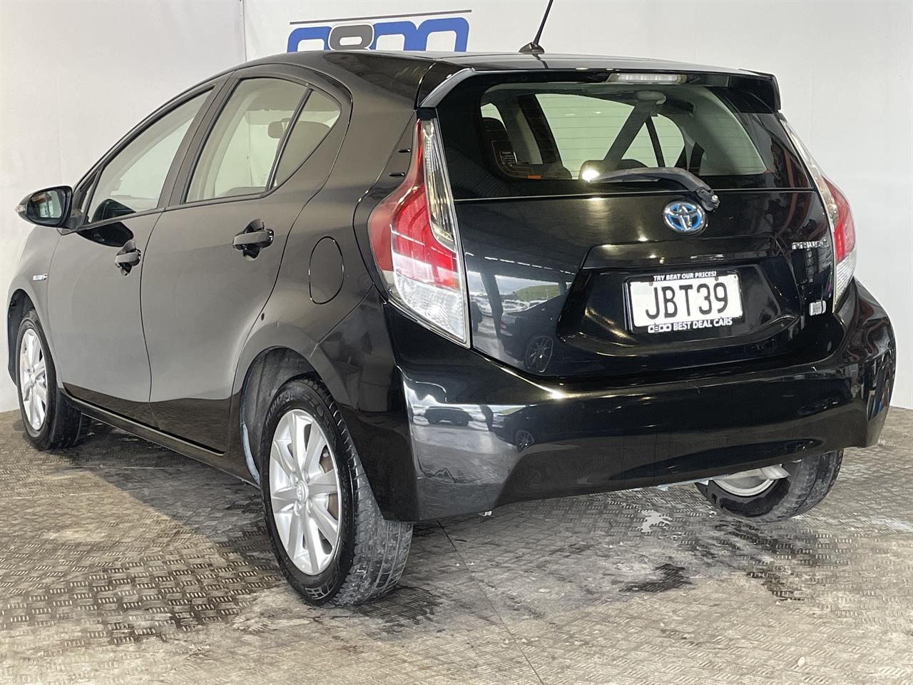 Vehicle image 4