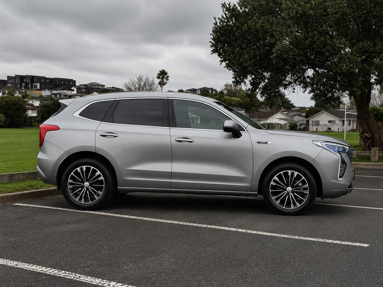 Vehicle image 3
