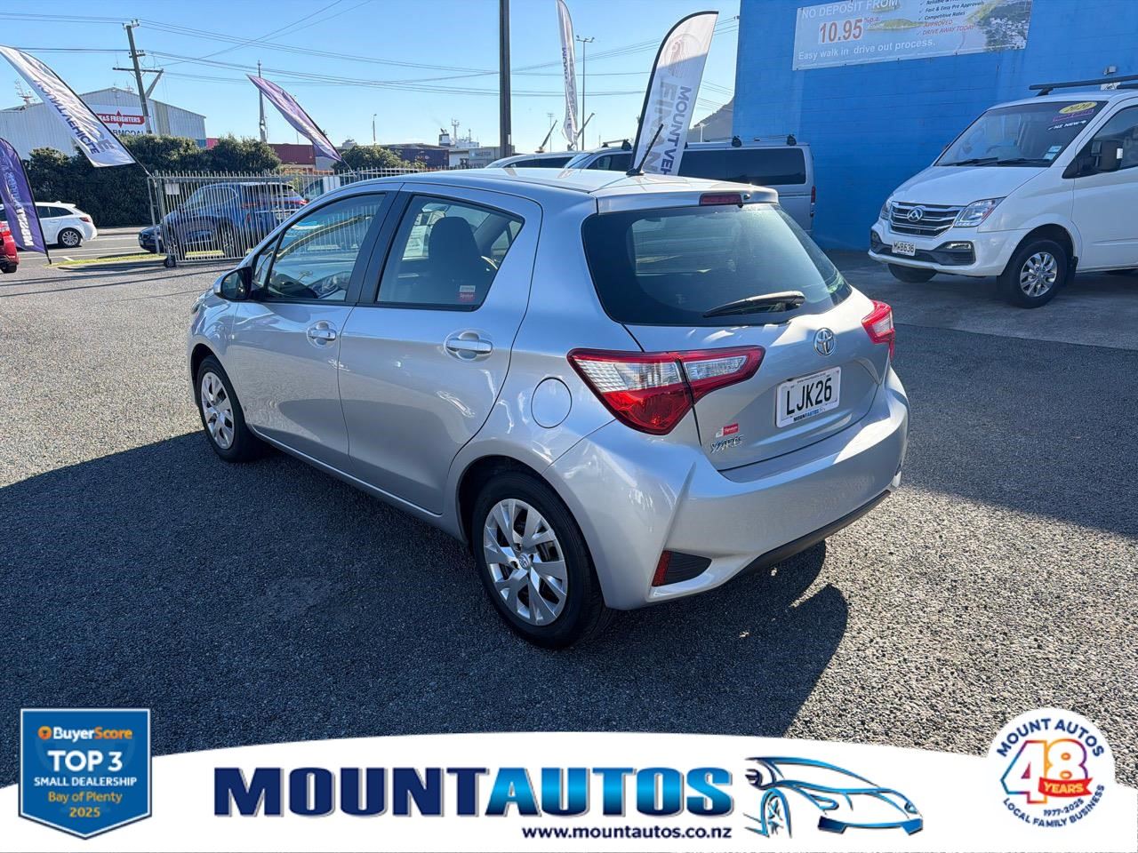 Vehicle image 5