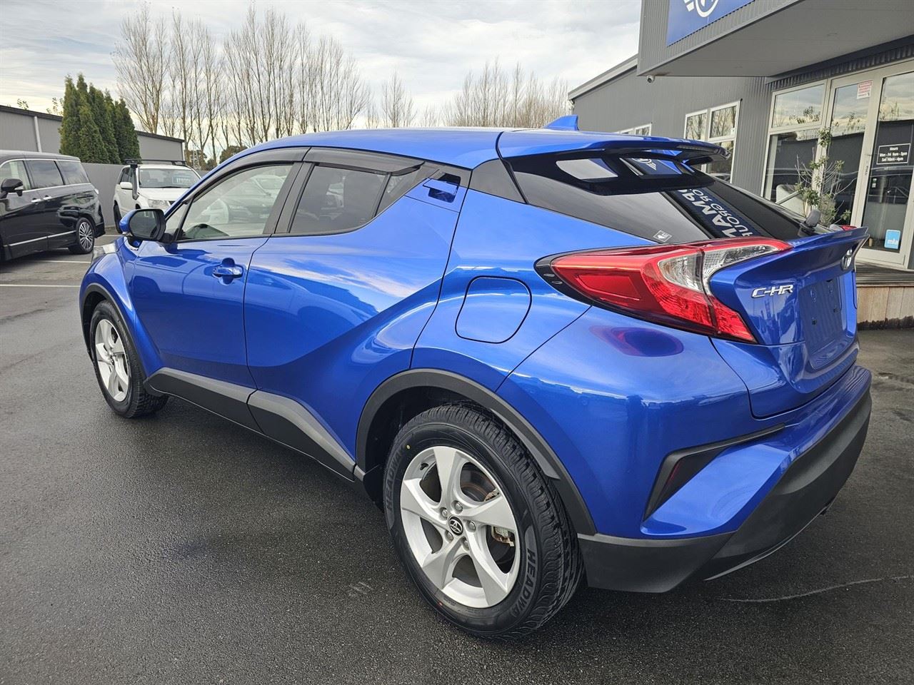 Vehicle image 4