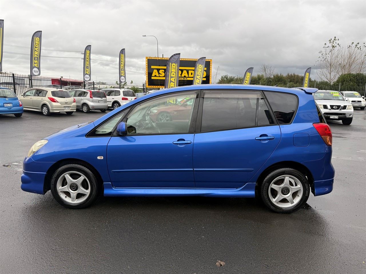 Vehicle image 4