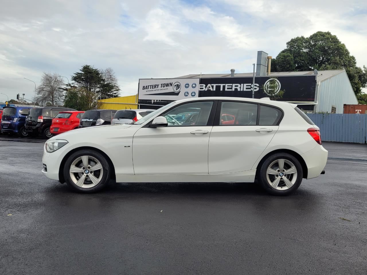 Vehicle image 5