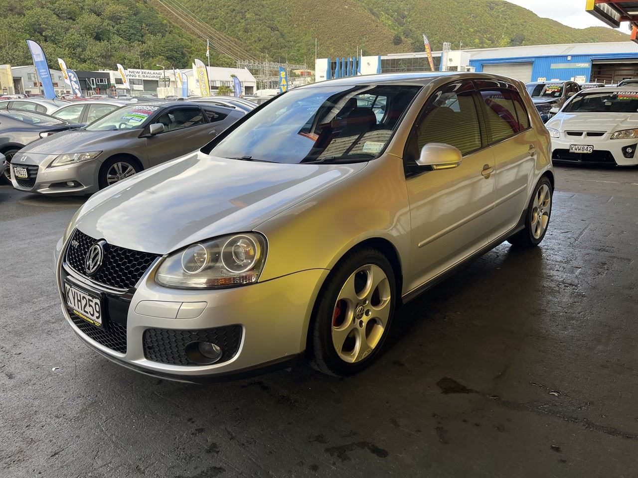 Vehicle image 3