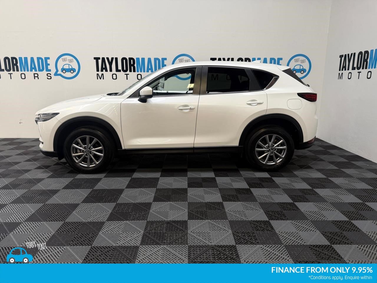 Vehicle image 5